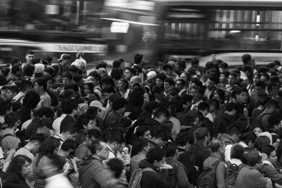 An illustration representing the word crowded