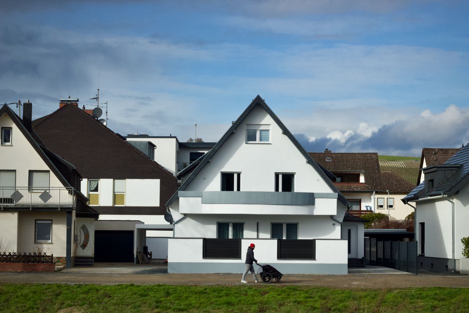 An illustration representing the word house