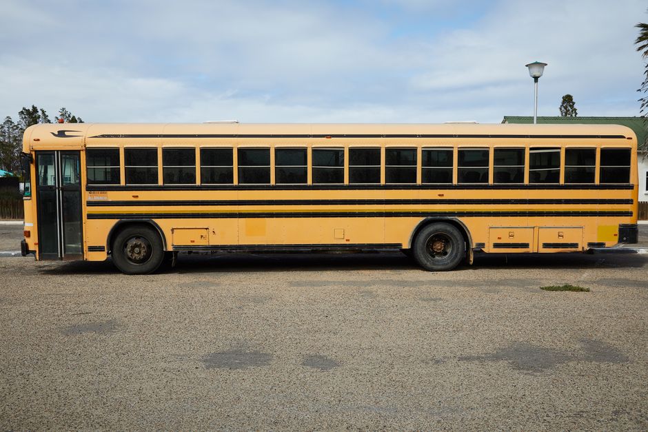 An illustration representing the word bus