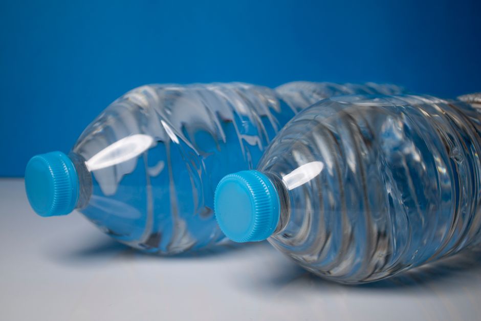 An illustration representing the word bottle