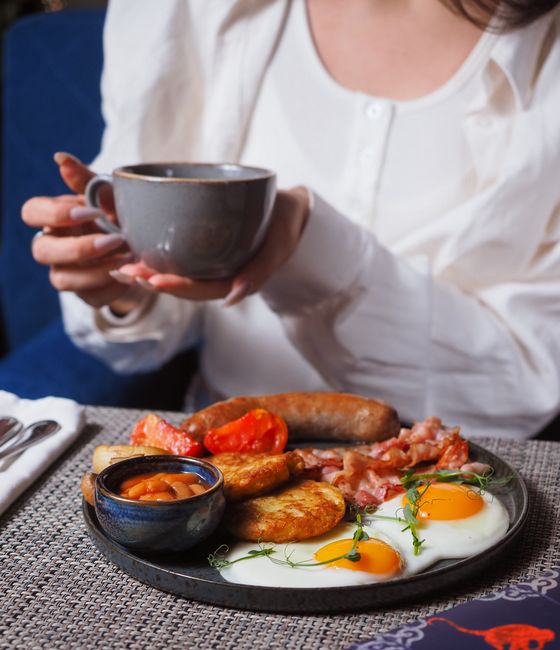 An illustration representing the word breakfast