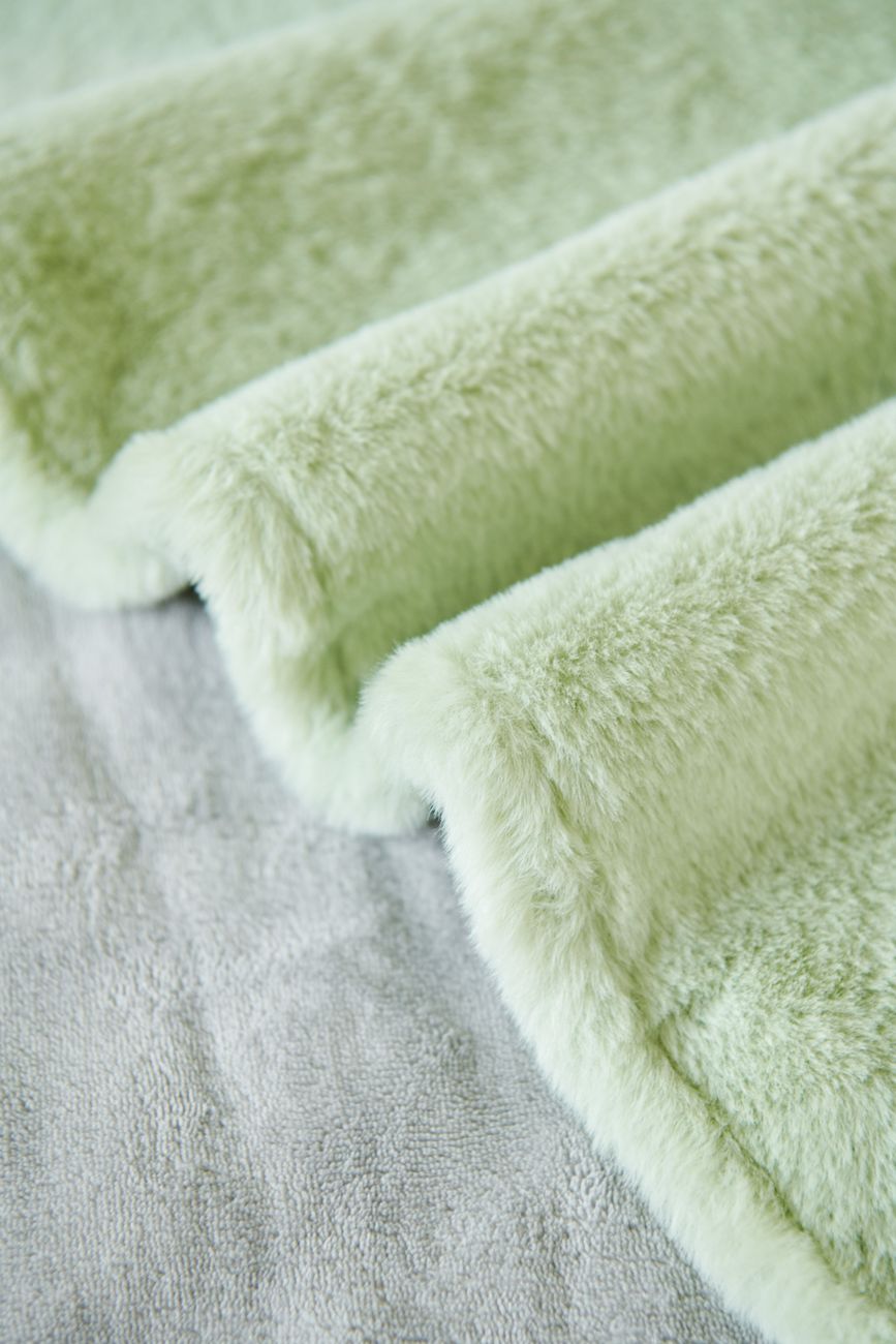 An illustration representing the word blanket