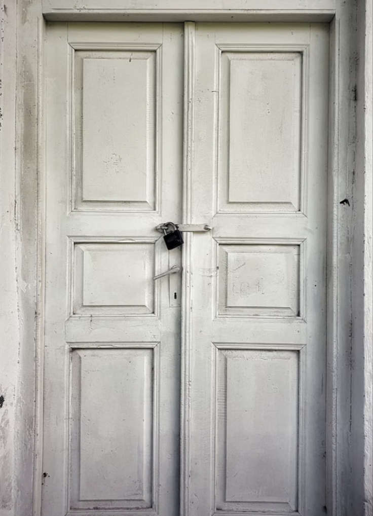 An illustration representing the word door