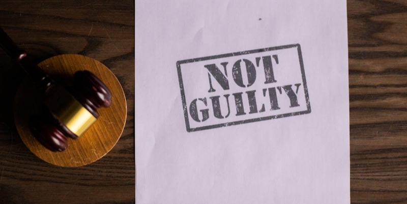An illustration representing the word exonerate