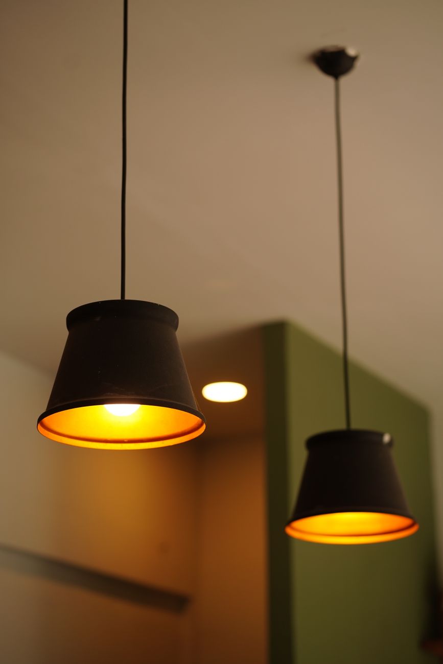 An illustration representing the word lamp